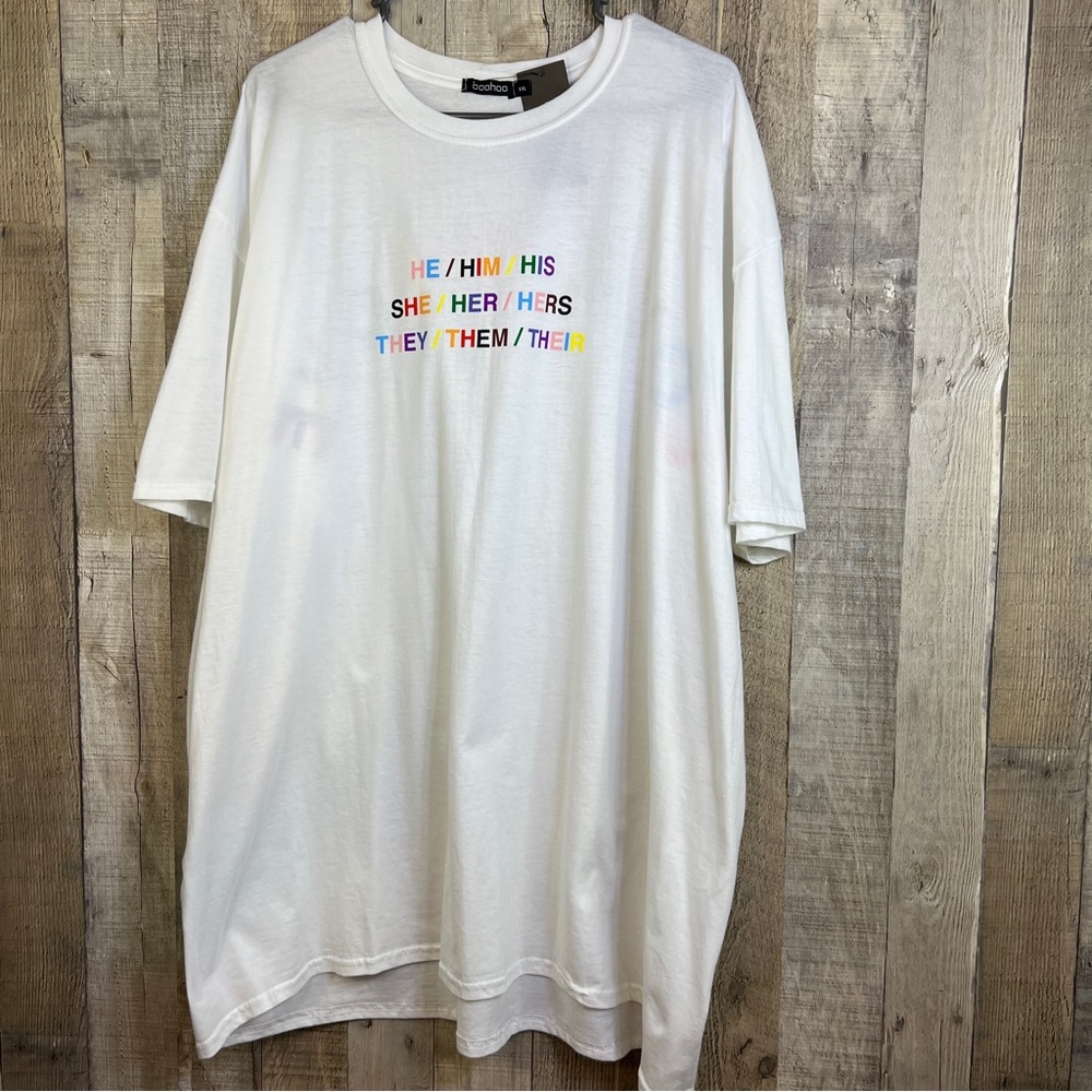 BoohooPride Pronouns Short Sleeve T-Shirt Size XXL White with Multicolor…